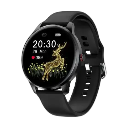 Smartwatch Garett Lady Olivia RT w eleganckiej czarnej wersji z okrągłym wyświetlaczem. Na ekranie widoczny złoty motyw jelenia i podstawowe dane, takie jak godzina, data i puls. Czarny pasek z regulacją zapewnia wygodne dopasowanie. Idealny dla osób ceniących styl i nowoczesne funkcje w jednym urządzeniu.