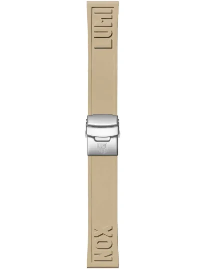 Pasek Luminox FP2406.70Q to beżowy pasek gumowy o szerokości 24 mm, który świetnie wpisuje się w militarne i pustynne stylizacje. Wykonany z wytrzymałego kauczuku, jest odporny na wilgoć, temperatury i intensywne użytkowanie. Wyposażony w stalową klamrę z logo marki oraz tłoczone napisy „LUMI” i „NOX”, podkreślające jego oryginalny charakter. Neutralny, piaskowy odcień doskonale pasuje do zegarków taktycznych i outdoorowych, zapewniając jednocześnie wygodę i styl w każdych warunkach.