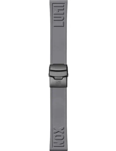 Pasek Luminox FP2406.80B to solidny gumowy pasek w kolorze szarym, o szerokości 24 mm, zaprojektowany z myślą o zegarkach Luminox z czarną powłoką IP (Ion Plating). Wykonany z trwałego materiału odpornego na działanie wody, potu i promieni UV, idealnie sprawdzi się w wymagających warunkach. Posiada wyraziste tłoczenie z logotypem „LUMI” i „NOX” oraz solidne zapięcie typu klamra w kolorze czarnym. To doskonały wybór dla osób, które cenią nowoczesny, sportowy styl i chcą odświeżyć wygląd swojego zegarka.