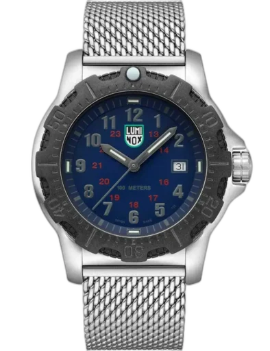 Zegarek Luminox X2.2134 Manta Ray Steel to nowoczesna propozycja w sportowym stylu z nutą elegancji. Granatowa tarcza z białymi indeksami i stalową kopertą świetnie komponuje się z siatkową bransoletą typu mesh, oferując wygodę i trwałość. Model cechuje się wodoodpornością do 100 metrów, wyraźnym datownikiem oraz obrotowym bezelem. To doskonały wybór dla mężczyzn szukających funkcjonalności i klasy w jednym zegarku.