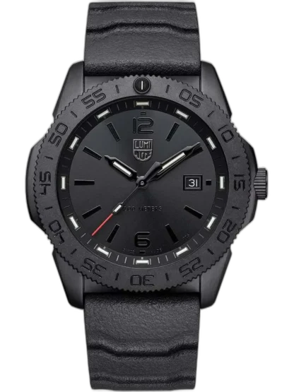 Zegarek Luminox XS.3121.BO Pacific Diver to wyrazisty model w stylu „blackout”, stworzony z myślą o fanach minimalistycznego designu. Czarna tarcza, czarna koperta i skórzany pasek tworzą spójną, taktyczną całość. Wodoszczelność 200 metrów i solidna konstrukcja sprawiają, że model sprawdzi się w wymagających warunkach. To idealny wybór dla mężczyzn ceniących dyskrecję i funkcjonalność.